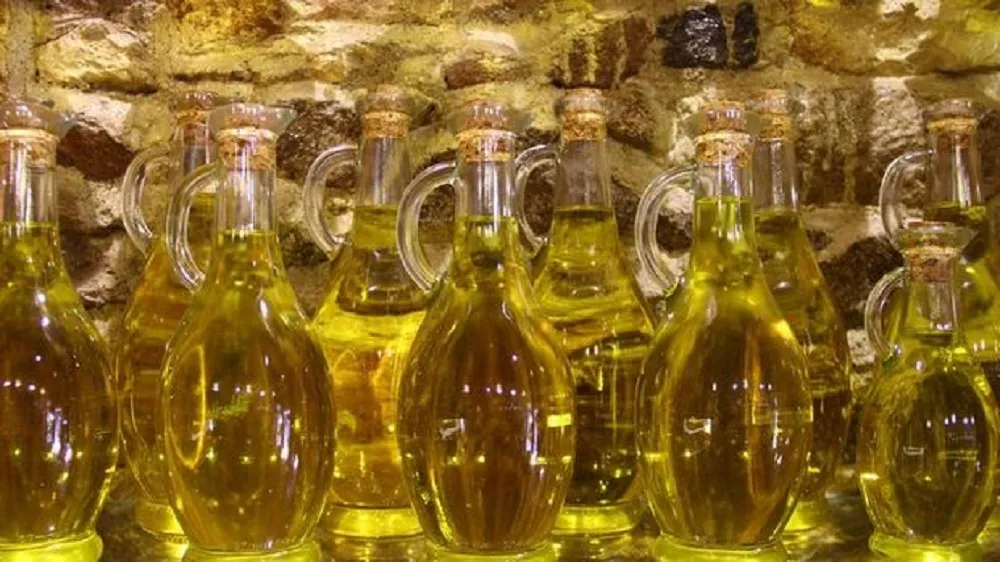 TÜRK ZEYTİNYAĞI SEKTÖRÜ DÖKME VE VARİLLİ İHRACAT YASAĞININ KALDIRILMASINI İSTEDİ 50 BİN TON KOTA ÇIKTI