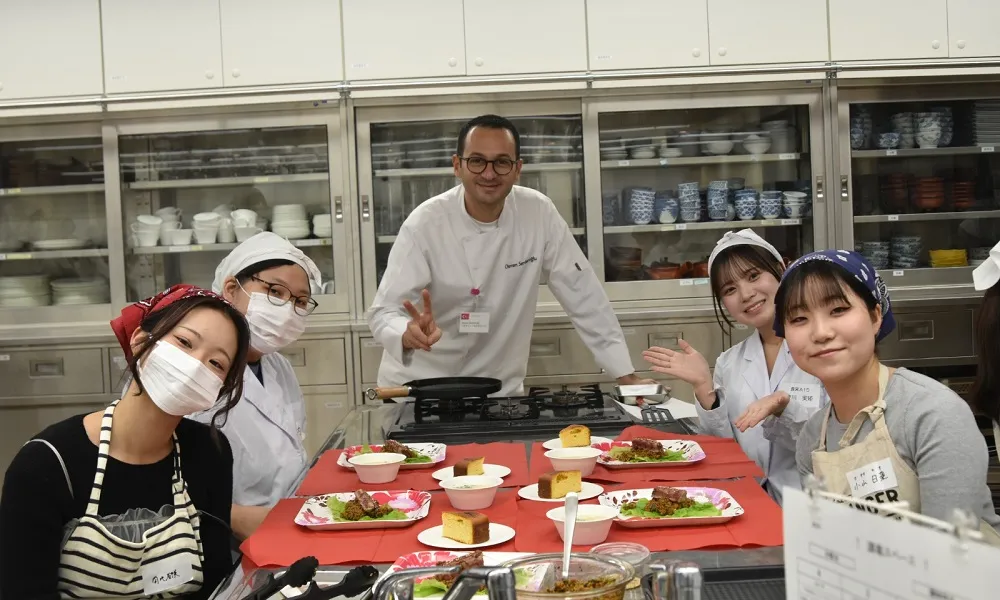 JAPON ŞEFLER TÜRK YEMEKLERİNİ ÖĞRENEREK MEZUN OLACAK