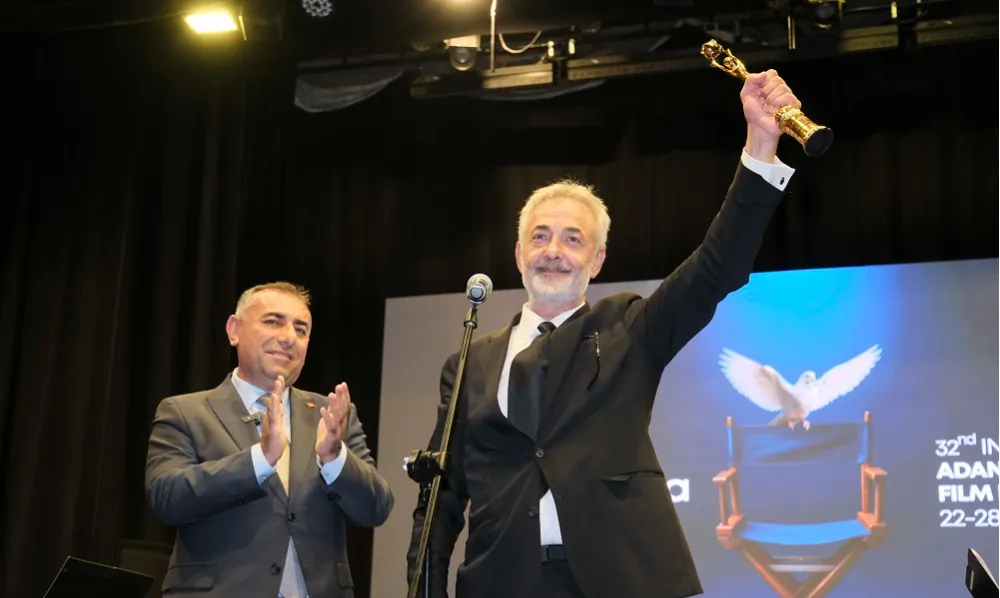 32. ULUSLARARASI ADANA ALTIN KOZA ONUR ÖDÜLLERİ MEHMET ASLANTUĞ VE MERAL ORHONSAY’A VERİLDİ