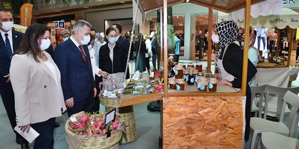 ADANA’DA AVM’DE YÖRESEL ÜRÜNLER PAZARI